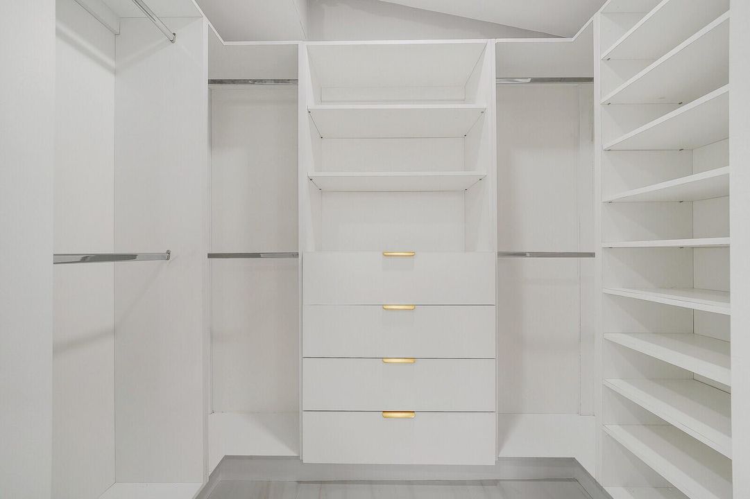 Walk in Closet