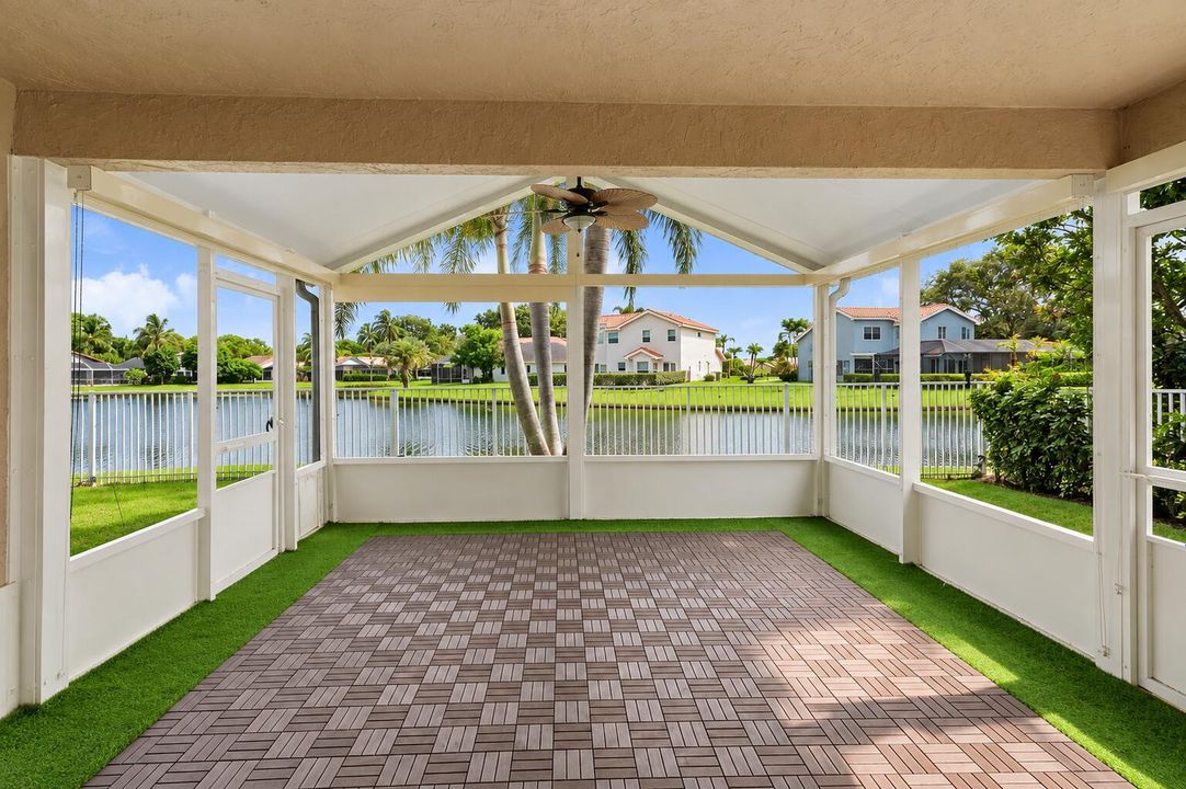 Screened Lanai Overlooking a Tropical La