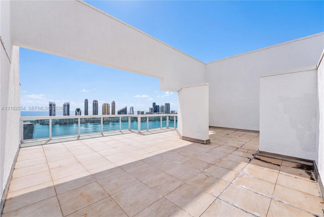 Private rooftop