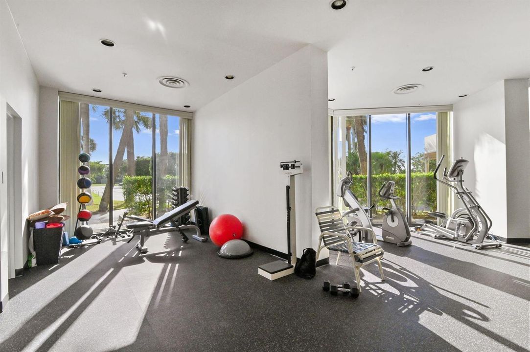 BUILDING GYM