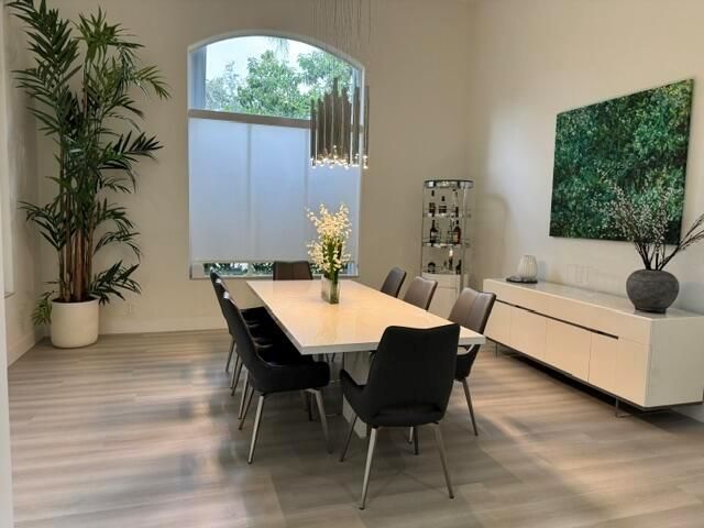 Dining 2