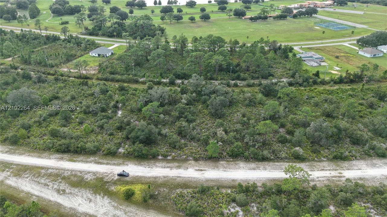 待售: $30,000 (0.53 acres)