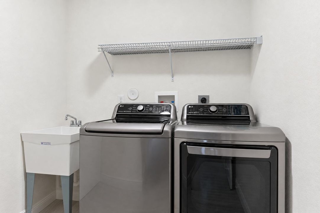 WASHER & DRYER