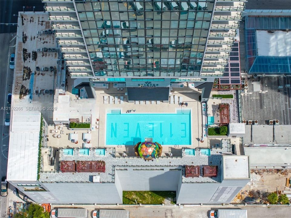 На продажу: $1,500,000 (2 спален, 2 ванн, 977 Квадратных фут)