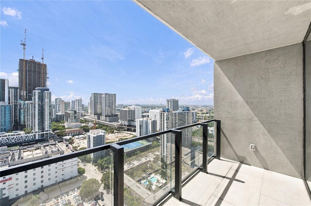 На продажу: $1,500,000 (2 спален, 2 ванн, 977 Квадратных фут)