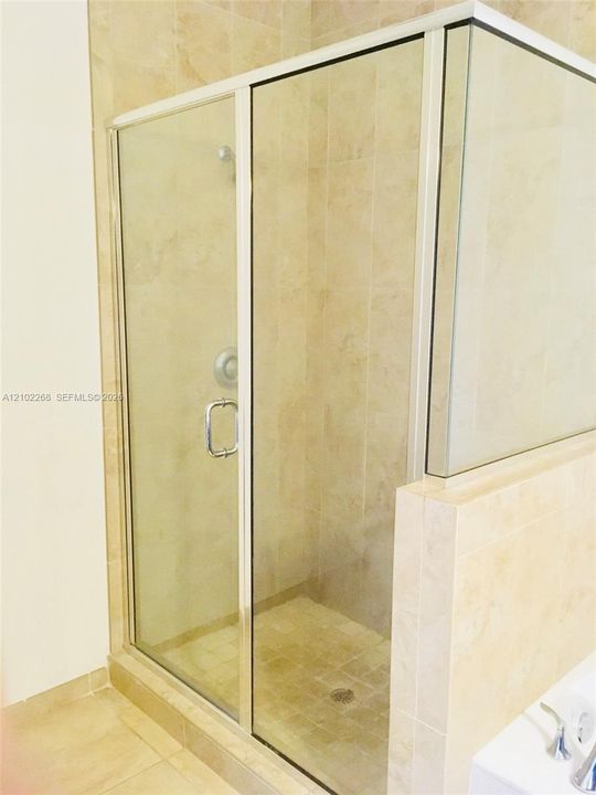 En Venta: $795,000 (4 camas, 3 baños, 2170 Pies cuadrados)
