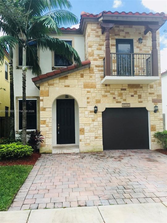 En Venta: $795,000 (4 camas, 3 baños, 2170 Pies cuadrados)