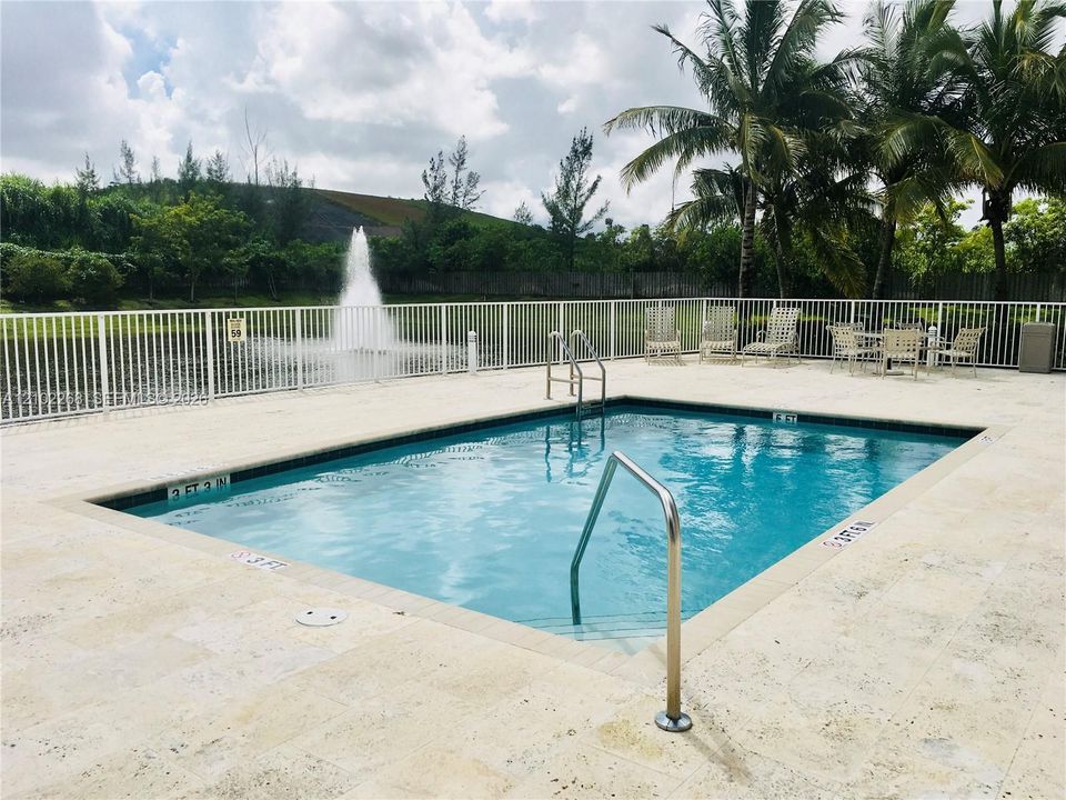En Venta: $795,000 (4 camas, 3 baños, 2170 Pies cuadrados)