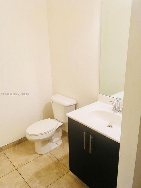 En Venta: $795,000 (4 camas, 3 baños, 2170 Pies cuadrados)