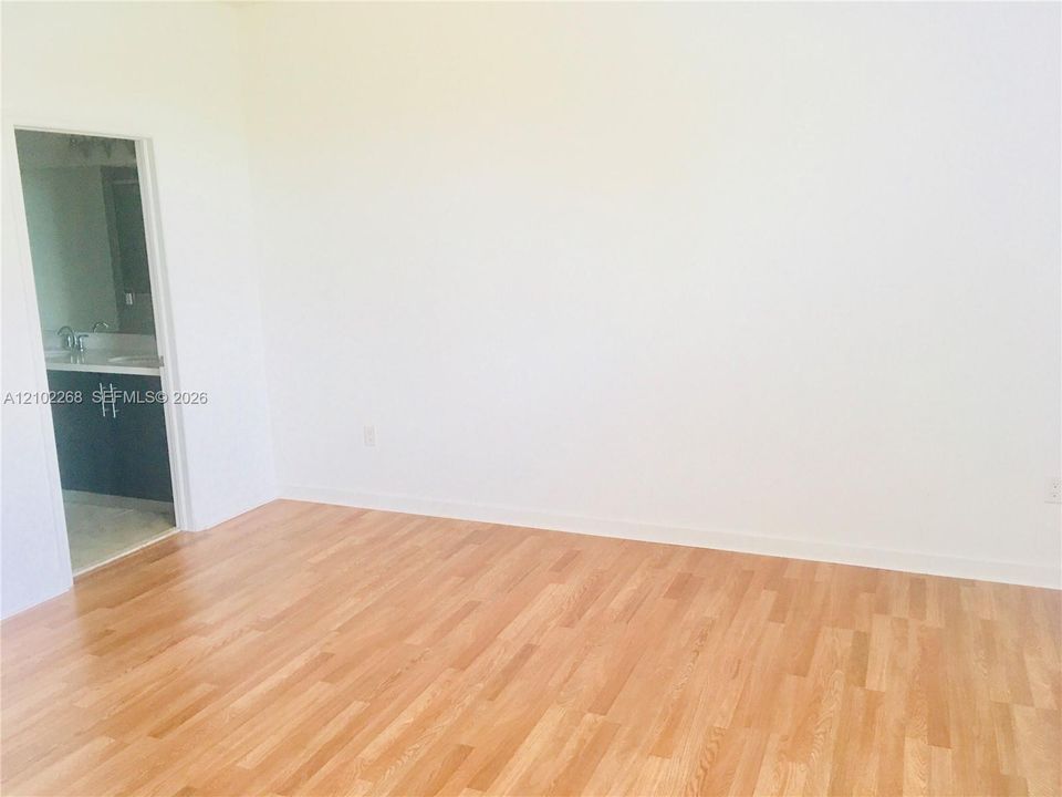 En Venta: $795,000 (4 camas, 3 baños, 2170 Pies cuadrados)