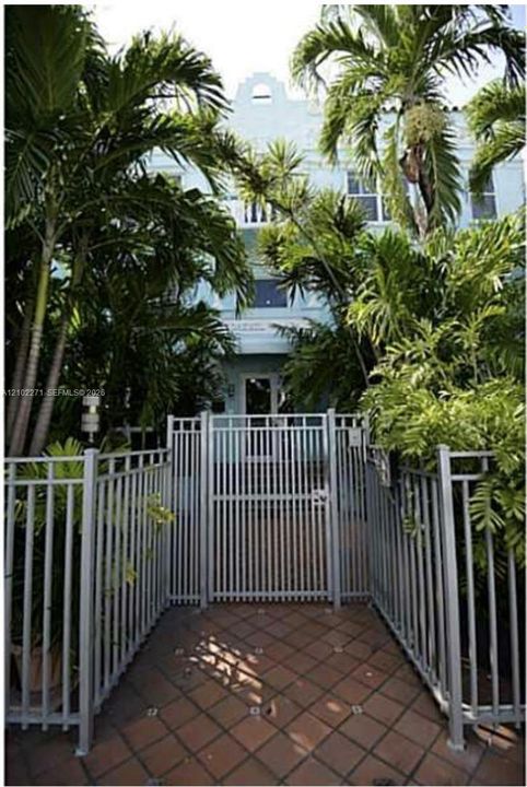 En Venta: $300,000 (2 camas, 2 baños, 665 Pies cuadrados)