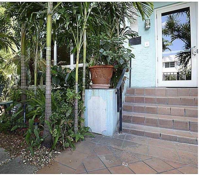 En Venta: $300,000 (2 camas, 2 baños, 665 Pies cuadrados)