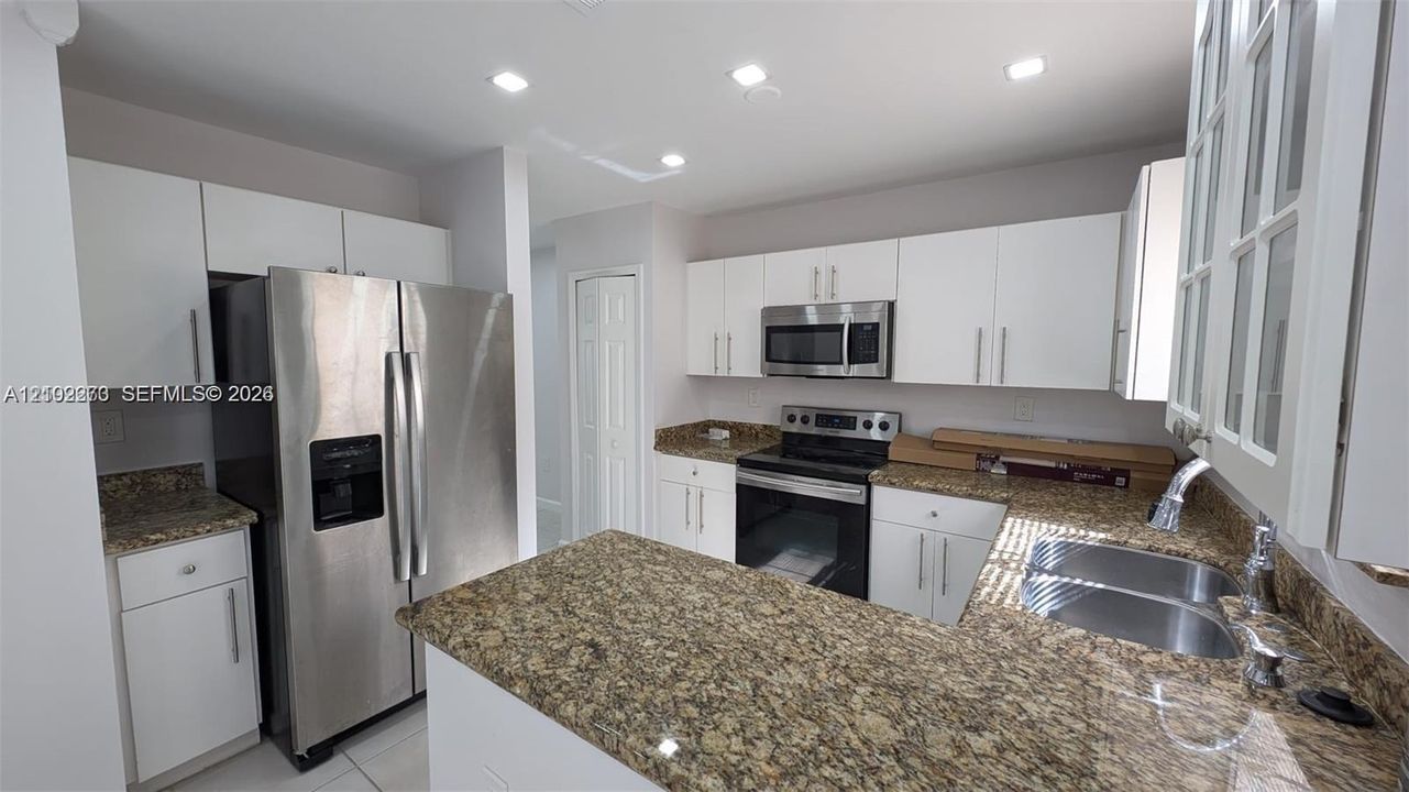 For Rent: $3,650 (3 beds, 2 baths, 1671 Square Feet)