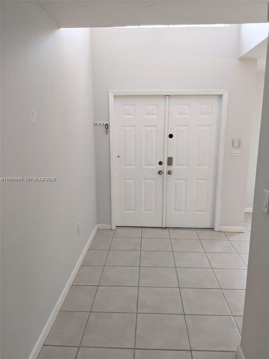 For Rent: $3,650 (3 beds, 2 baths, 1671 Square Feet)
