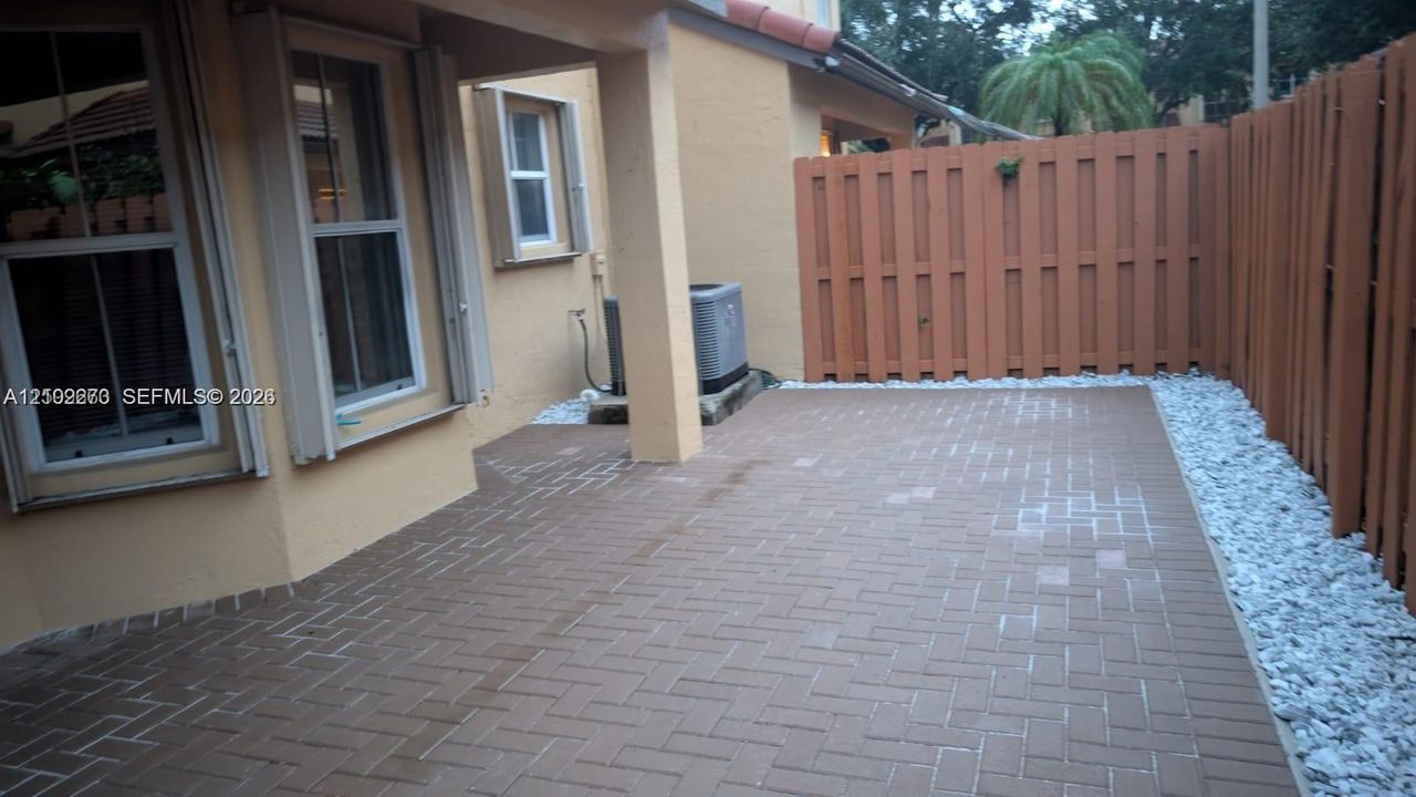 For Rent: $3,650 (3 beds, 2 baths, 1671 Square Feet)