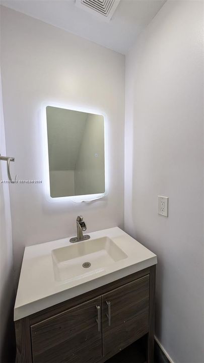 For Rent: $3,650 (3 beds, 2 baths, 1671 Square Feet)