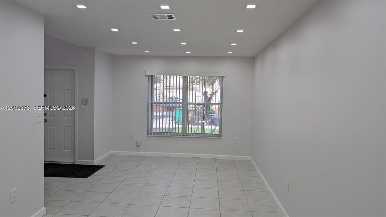 For Rent: $3,650 (3 beds, 2 baths, 1671 Square Feet)