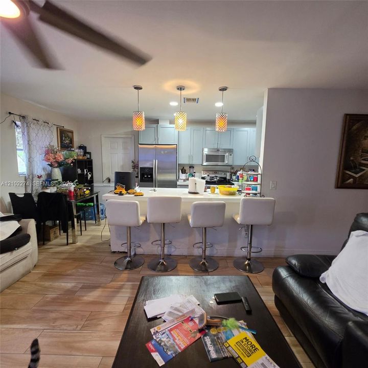 En Venta: $480,000 (3 camas, 2 baños, 1120 Pies cuadrados)