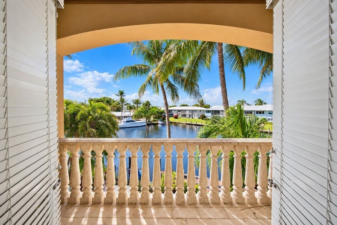 balcony 2