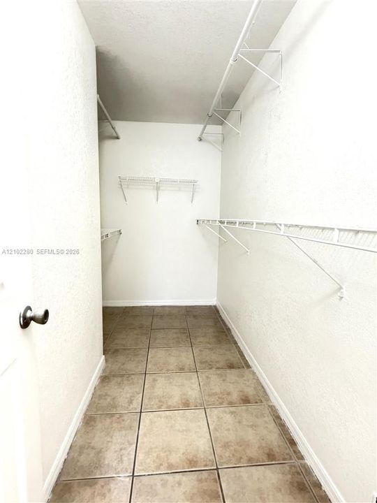 For Rent: $1,775 (1 beds, 1 baths, 659 Square Feet)