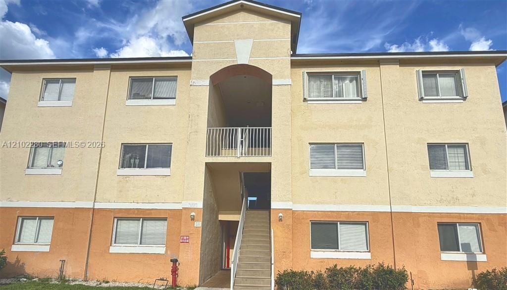 For Rent: $1,775 (1 beds, 1 baths, 659 Square Feet)