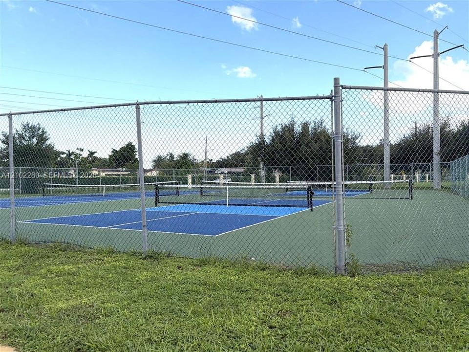 For Rent: $1,775 (1 beds, 1 baths, 659 Square Feet)