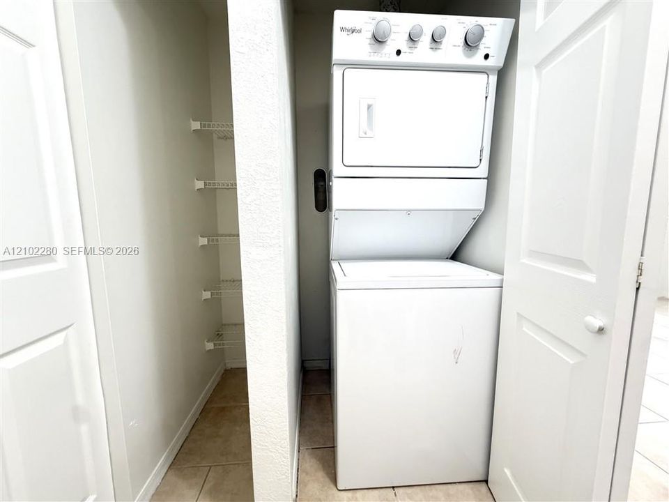 For Rent: $1,775 (1 beds, 1 baths, 659 Square Feet)