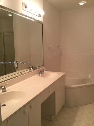 En Renta: $3,700 (4 camas, 3 baños, 1808 Pies cuadrados)