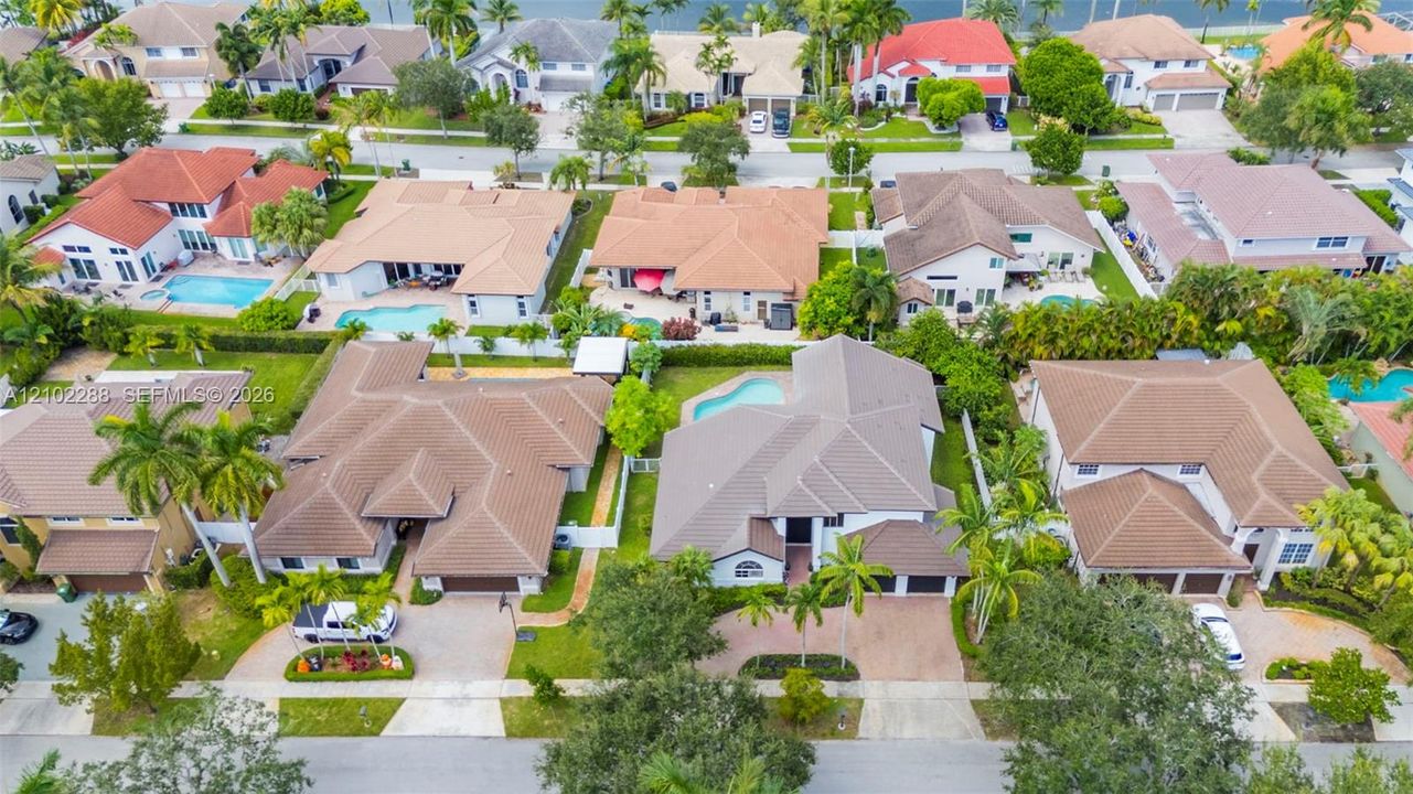 На продажу: $969,000 (5 спален, 4 ванн, 2986 Квадратных фут)