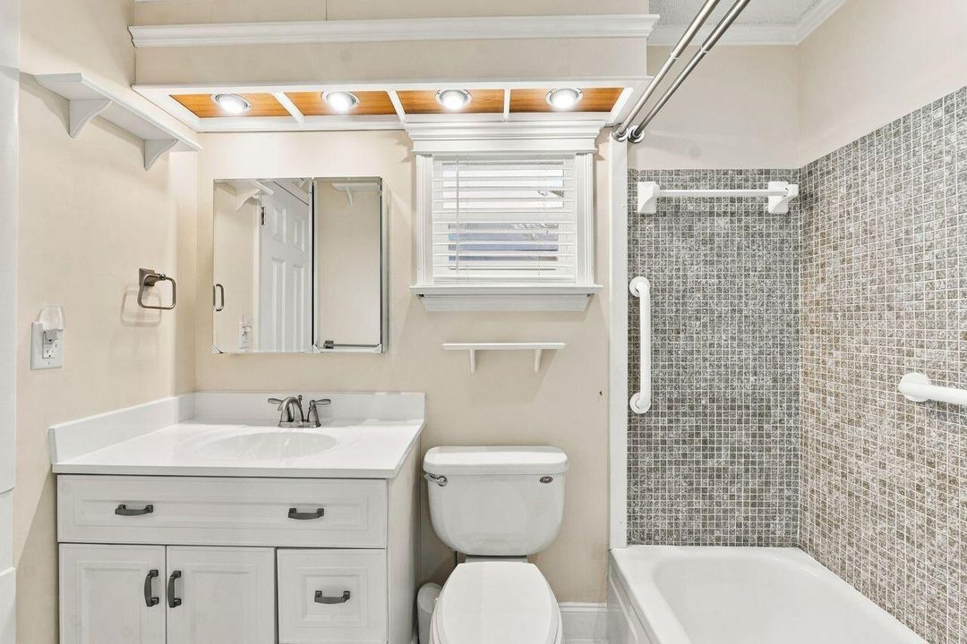 2nd Bathroom
