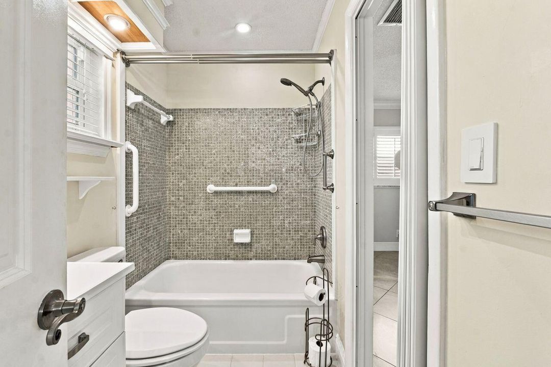 2nd Bathroom