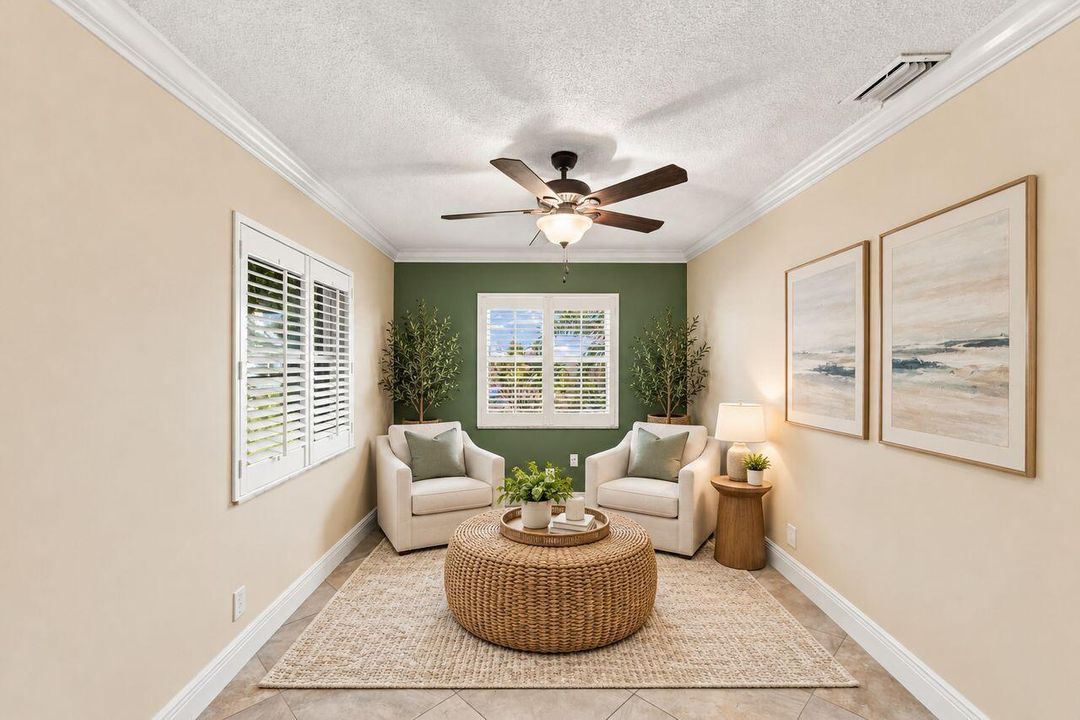 Sitting Area/Office