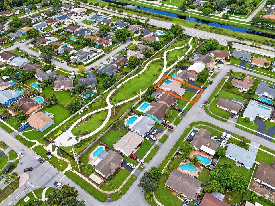 На продажу: $639,999 (3 спален, 2 ванн, 1424 Квадратных фут)