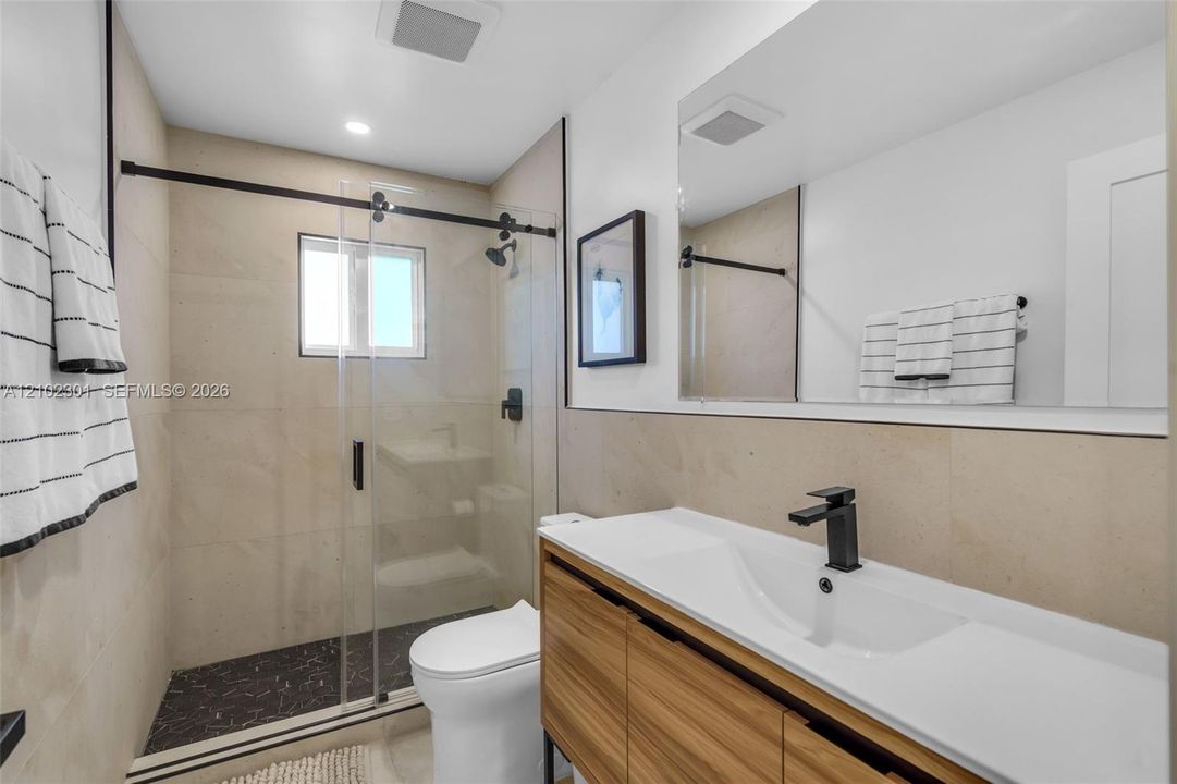 For Sale: $2,499,000 (5 beds, 5 baths, 2687 Square Feet)