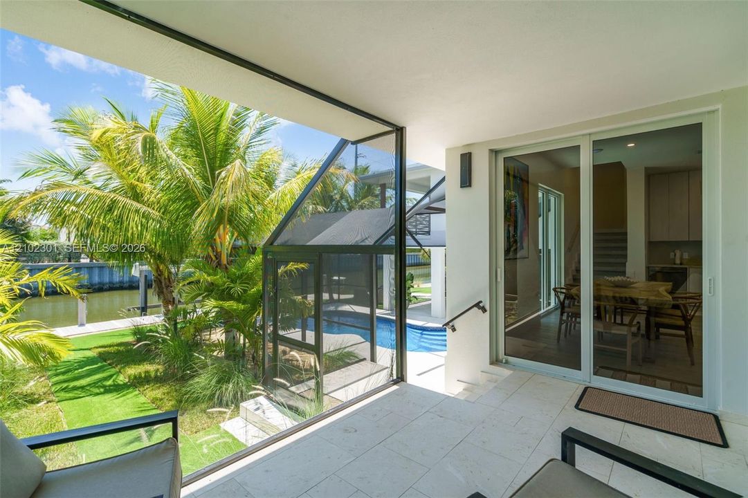For Sale: $2,499,000 (5 beds, 5 baths, 2687 Square Feet)