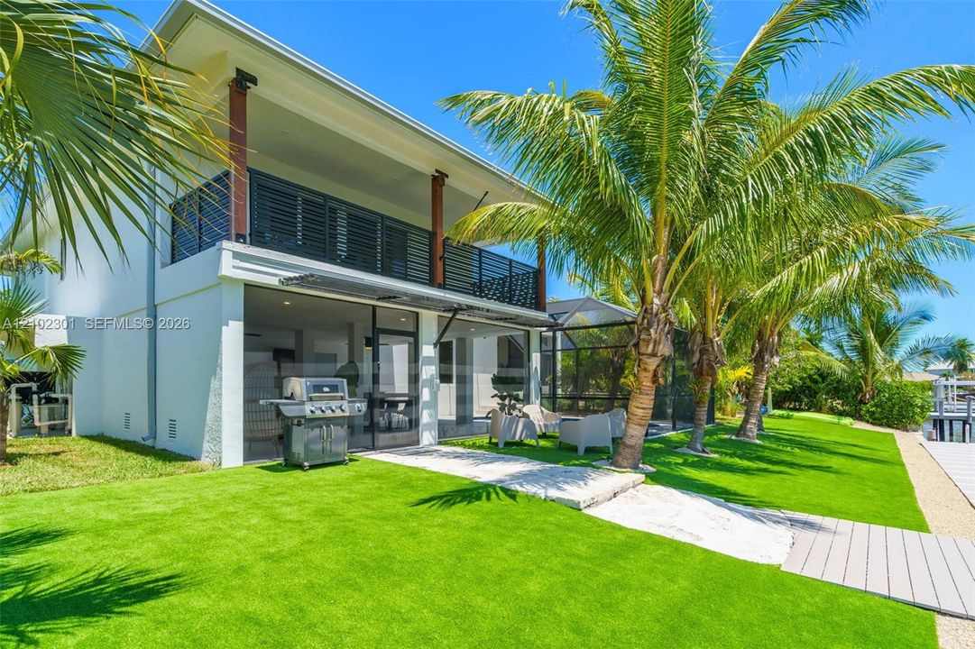 For Sale: $2,499,000 (5 beds, 5 baths, 2687 Square Feet)