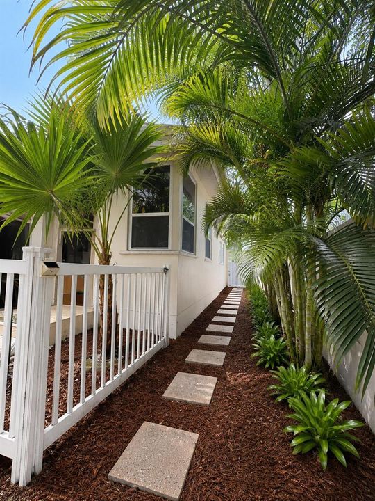 LAS OLAS WALK PAD TO LAUNDRY