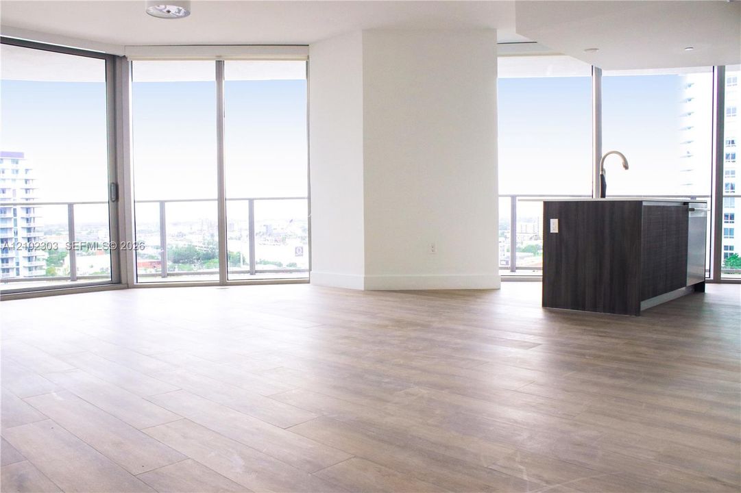 En Venta: $740,000 (2 camas, 2 baños, 1171 Pies cuadrados)