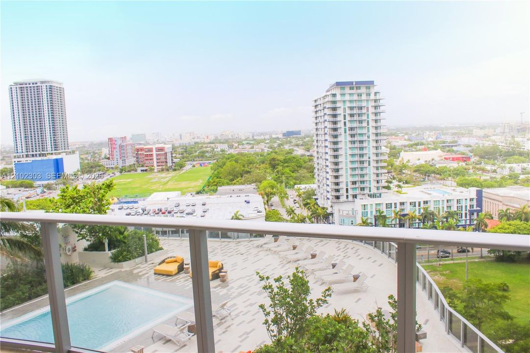 En Venta: $740,000 (2 camas, 2 baños, 1171 Pies cuadrados)