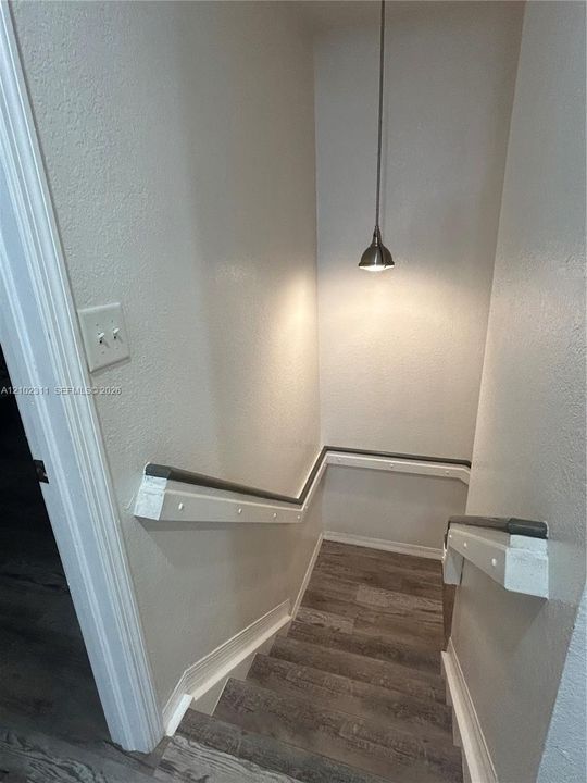В аренду: $3,400 (4 спален, 3 ванн, 1680 Квадратных фут)