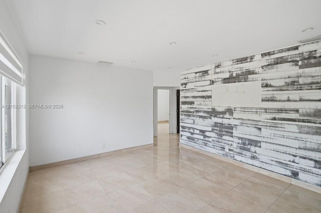 На продажу: $549,900 (3 спален, 2 ванн, 930 Квадратных фут)