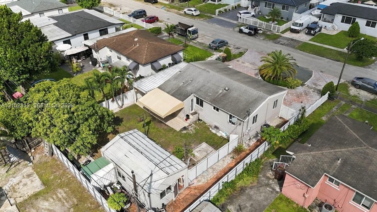 На продажу: $549,900 (3 спален, 2 ванн, 930 Квадратных фут)