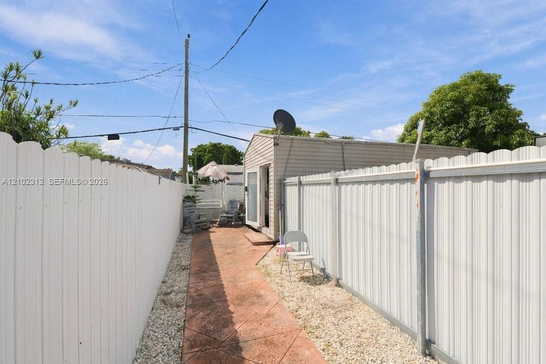 На продажу: $549,900 (3 спален, 2 ванн, 930 Квадратных фут)