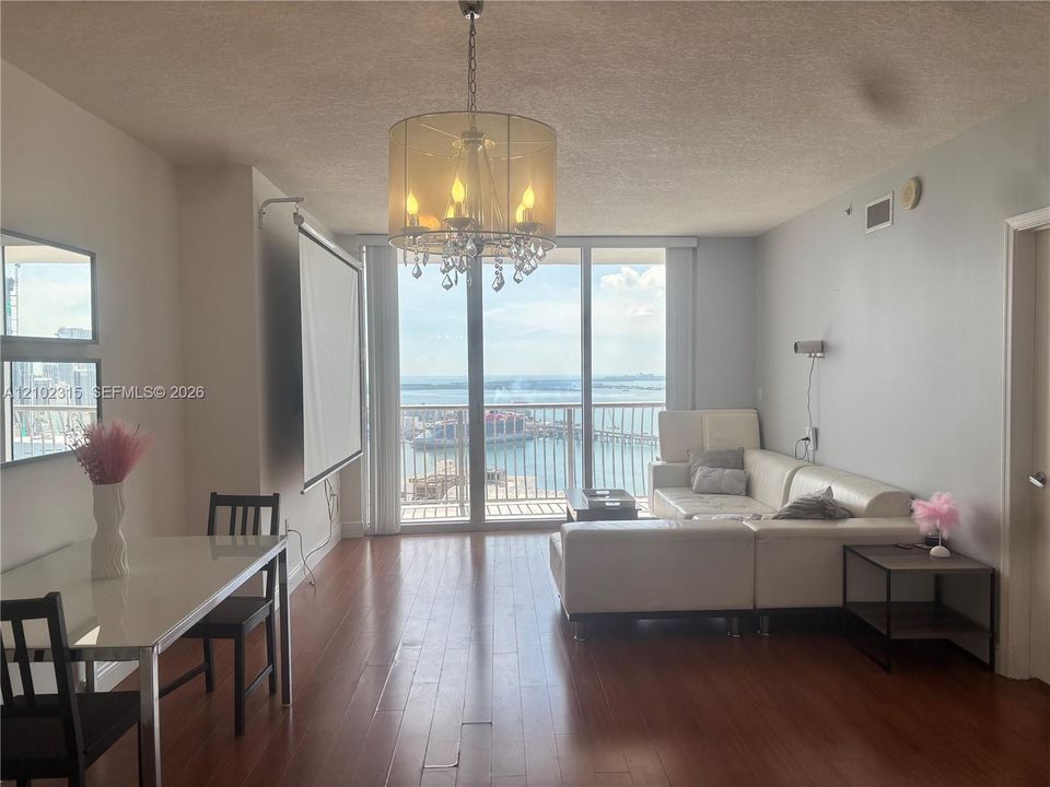 В аренду: $3,250 (1 спален, 1 ванн, 791 Квадратных фут)