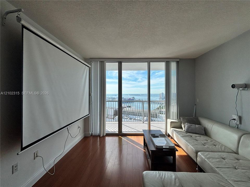 В аренду: $3,250 (1 спален, 1 ванн, 791 Квадратных фут)