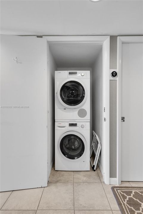 В аренду: $3,100 (1 спален, 1 ванн, 860 Квадратных фут)