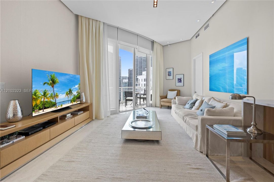 For Sale: $1,495,000 (2 beds, 2 baths, 1326 Square Feet)