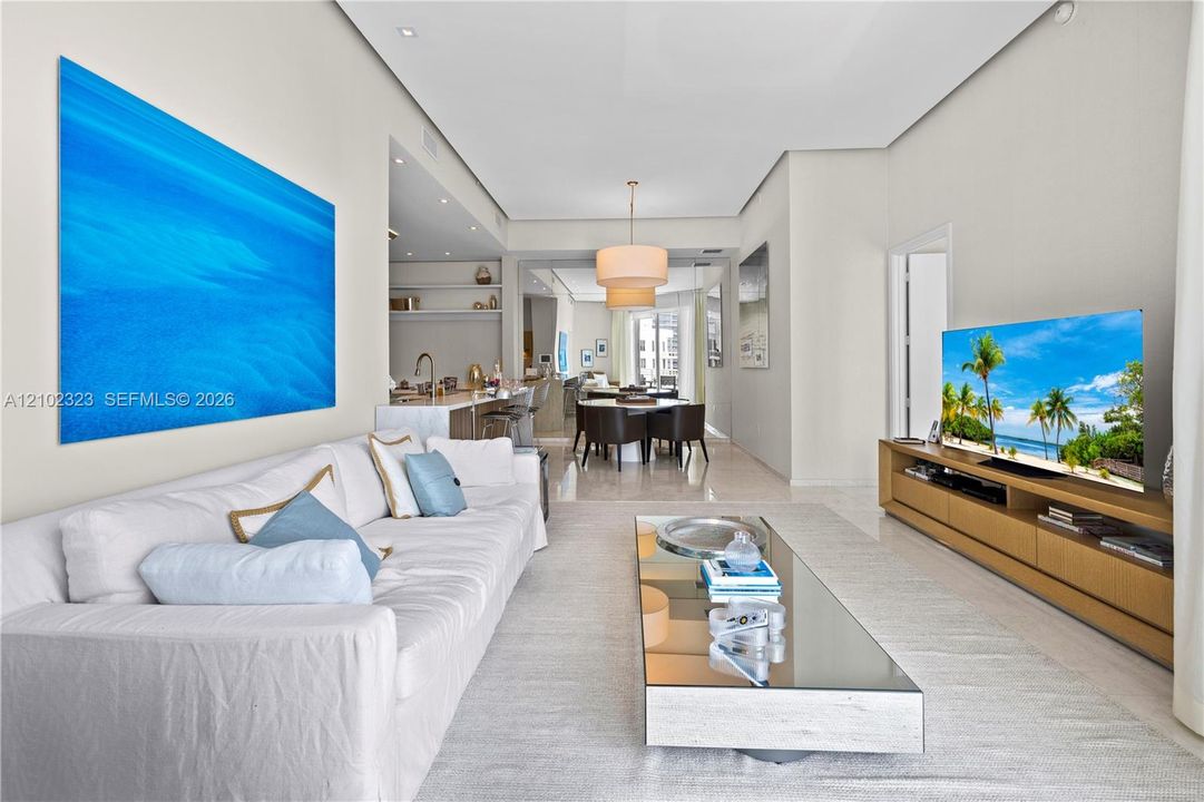 For Sale: $1,495,000 (2 beds, 2 baths, 1326 Square Feet)