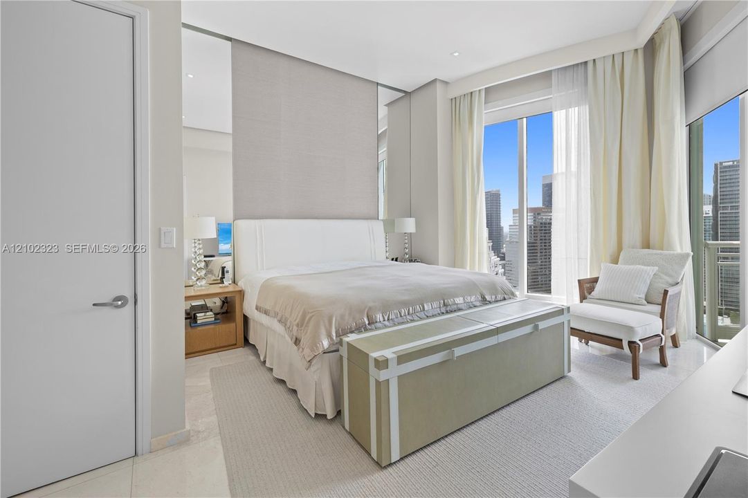 For Sale: $1,495,000 (2 beds, 2 baths, 1326 Square Feet)