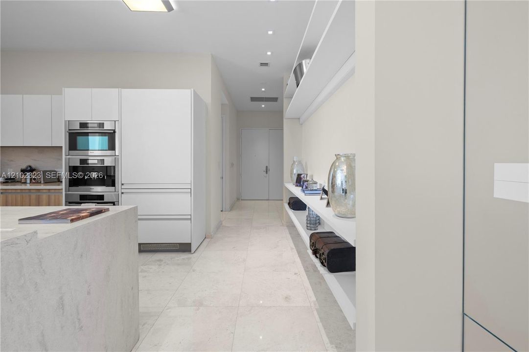 For Sale: $1,495,000 (2 beds, 2 baths, 1326 Square Feet)